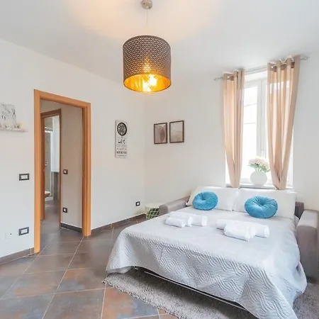 Apartment 10 Minutes From The *